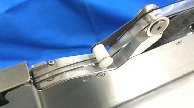 粘着型カバーテープ用ローラー