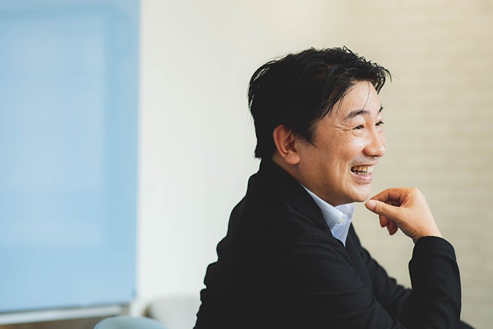 鈴木康弘氏