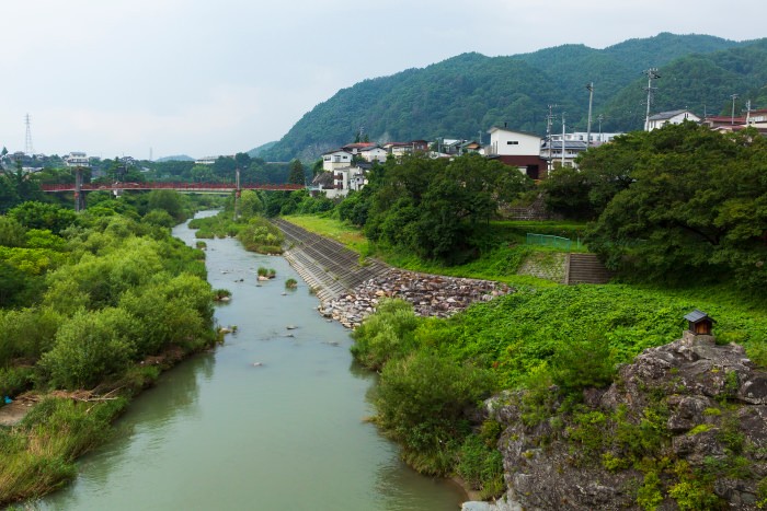 ドローンの｢道｣となる三峰川