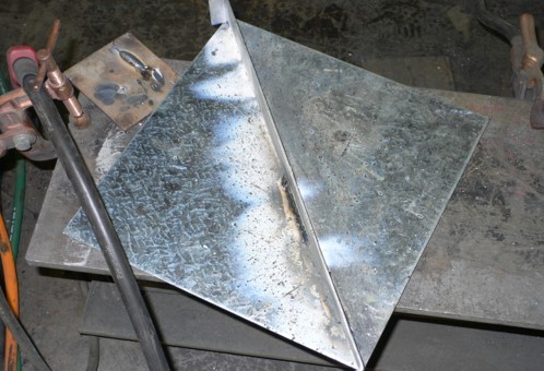フルデジタル溶接機＋メッキありワイヤで高品質溶接