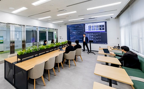 愛知県立大学情報科学部様