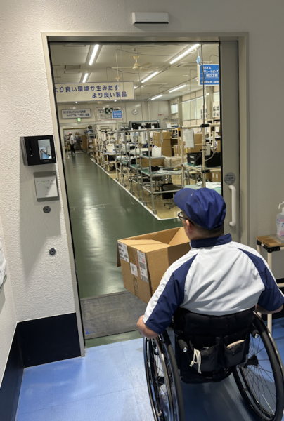 障がいの有無に関わらず使いやすい、顔認証による入退室管理