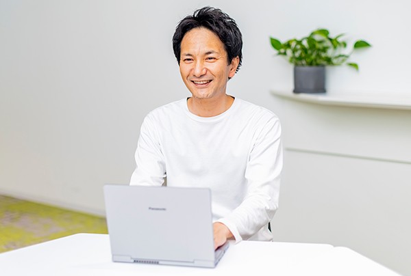 エーザイ株式会社　グローバルデジタル業務改革本部　日本・EAGSリージョン　プラットフォーム変革ユニット　デバイス管理グループ　グループ長　佐治 豊様※所属は納入時のものです。