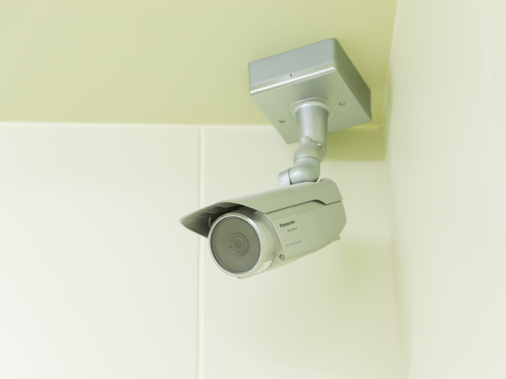 写真：全室用のネットワークカメラ WV-SPW310