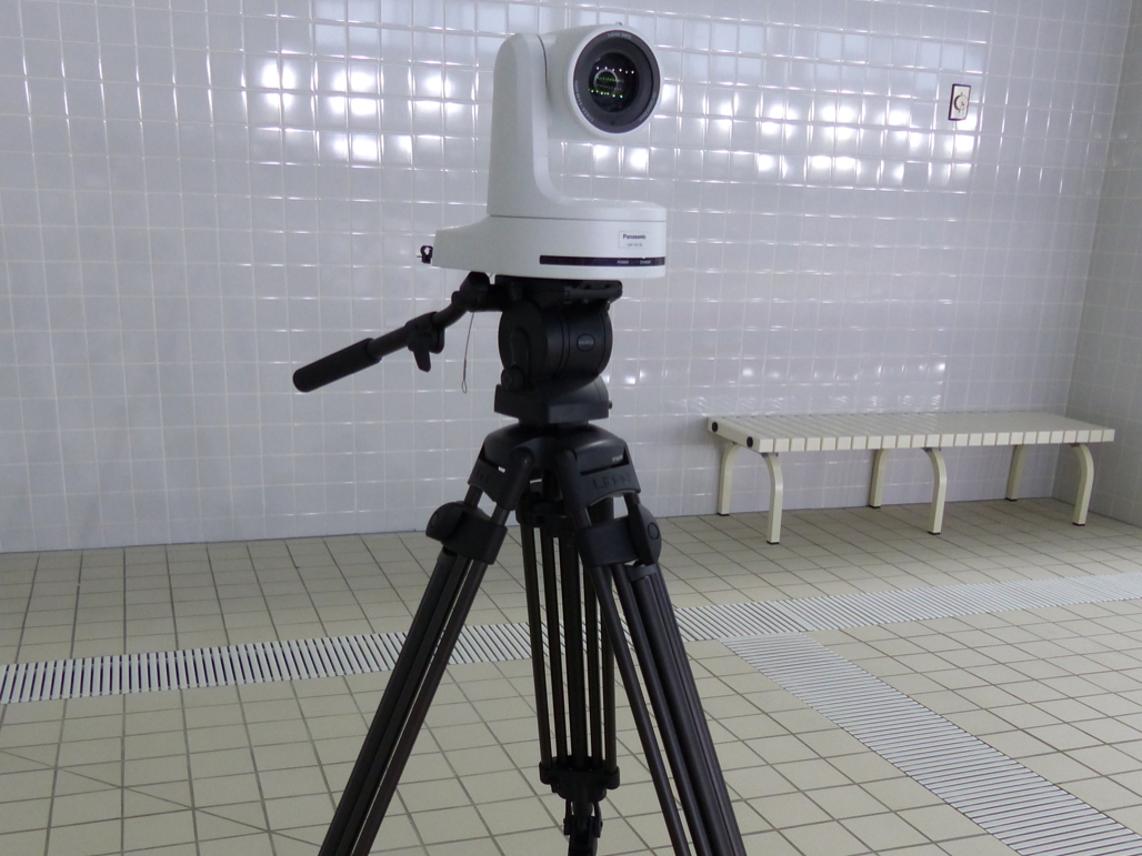 写真：移動も可能プールサイドカメラ