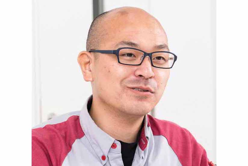 写真：「TOUGHPADのおかげで現場のIT化を推進することができました」と語る、マルハニチロ物流 関東支社 川崎第三物流センター 業務課長の高橋正男様