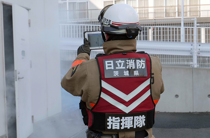 写真：FZ-M1現場活用シーン