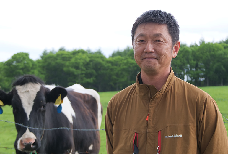 写真：摩周湖農業協同組合　販売課 牧場管理係　牧場長　小濱 威徳様