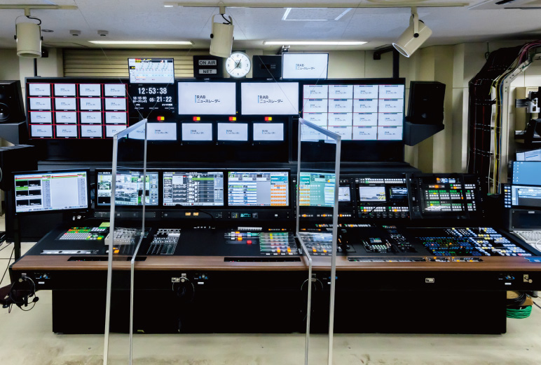 写真：報道サブの様子